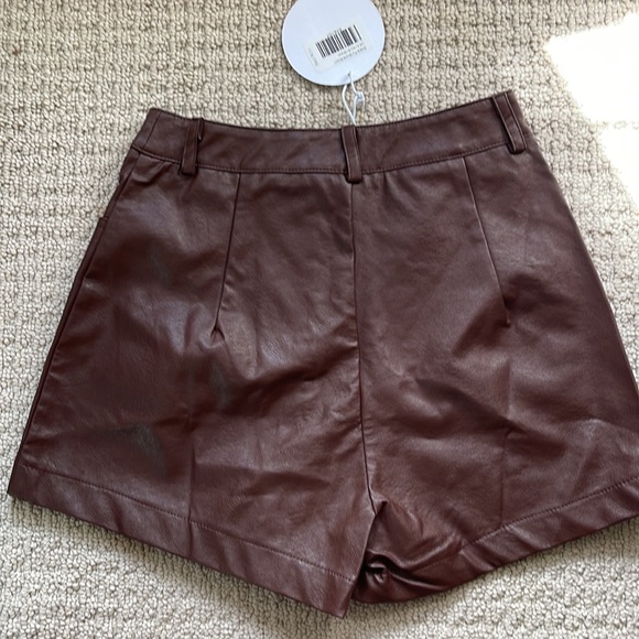 Princess Polly leather-like baron shorts - Picture 2 of 2